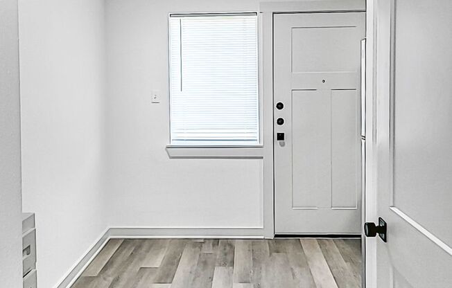 4 beds, 1 bath, 1,056 sqft, $1,550, Unit 80