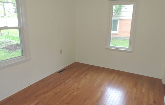 2 beds, 1 bath, $1,400