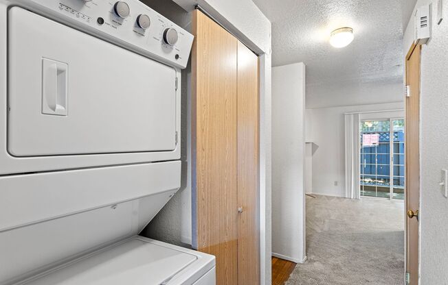 1 bed, 1 bath, 600 sqft, $1,800, Unit B205