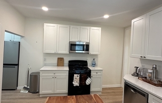 2 beds, 2 baths, 1,215 sqft, $3,600, Unit 2(B)