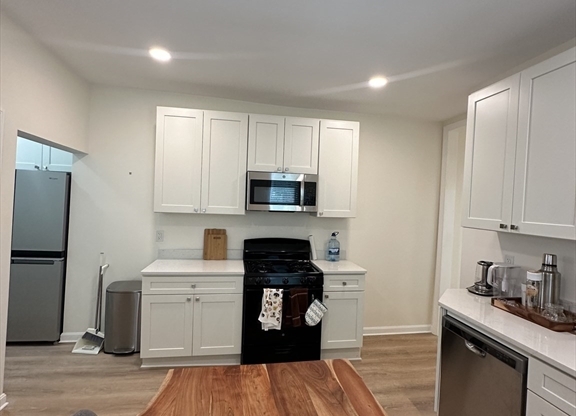 2 beds, 2 baths, 1,215 sqft, $3,800, Unit 2