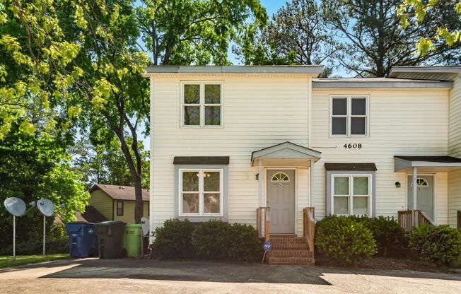 Lovely 2 Bedroom End Unit Townhome in NE Raleigh!