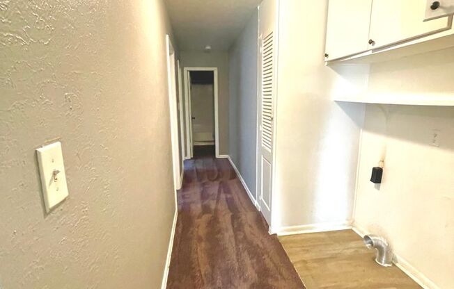 2 beds, 1 bath, 720 sqft, $1,075, Unit 3246