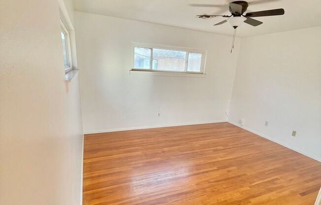 2 beds, 1 bath, 1,000 sqft, $2,995, Unit 4631 Narragansett Ave.