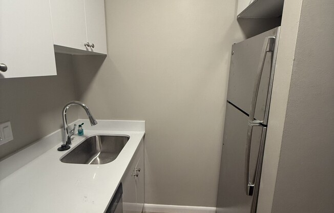 1 bed, 1 bath, $2,700, Unit 13