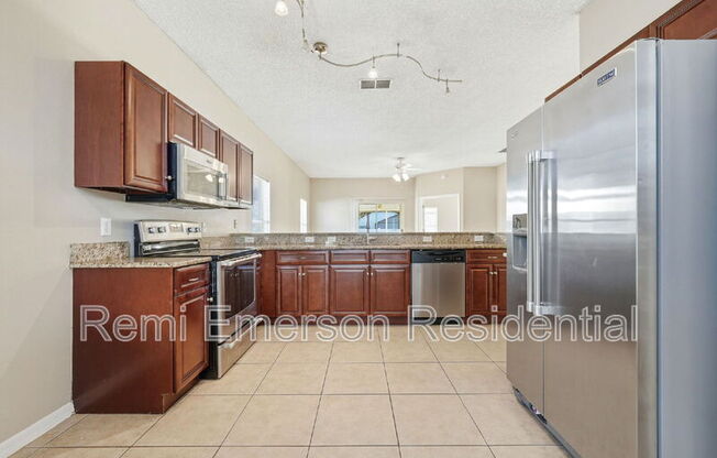 208 WOODBURY PNES CIR