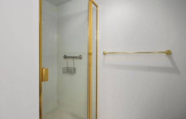 2 beds, 2 baths, $3,999, Unit # 2101