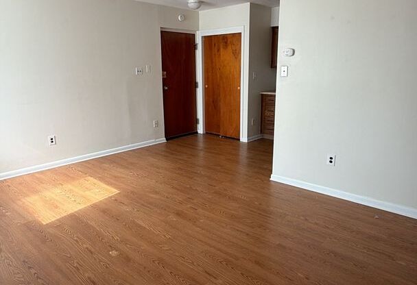 139 S State Rd Upper Darby, PA 19082
