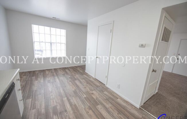 2 beds, 1 bath, 920 sqft, $1,249, Unit 32
