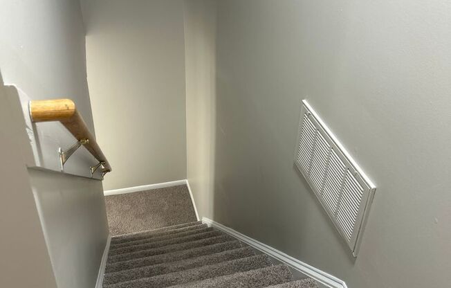 2 beds, 1.5 baths, 1,100 sqft, $1,099, Unit 706-C