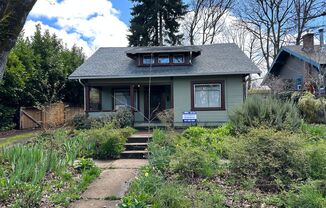 Beautifully updated 3 bedroom 1 bath duplex in great neighborhood!
