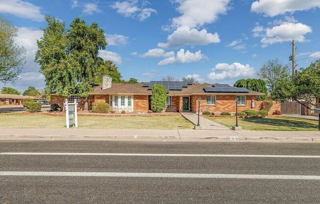 1610 E MCLELLAN RD