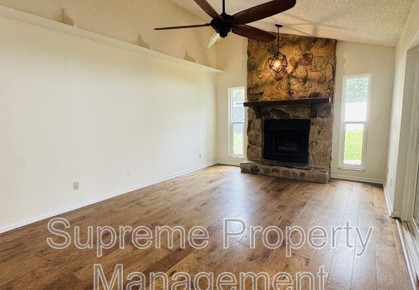 2437 BUCKNELL DR
