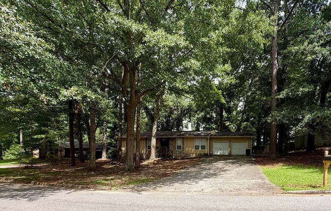 Beautiful 3-Bedroom, 2-Bath Ranch with Spacious Kitchen & Private Backyard