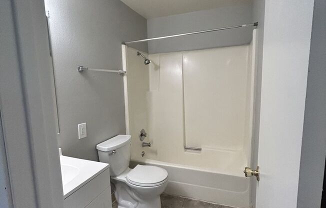 1 bed, 1 bath, 576 sqft, $1,225, Unit 21