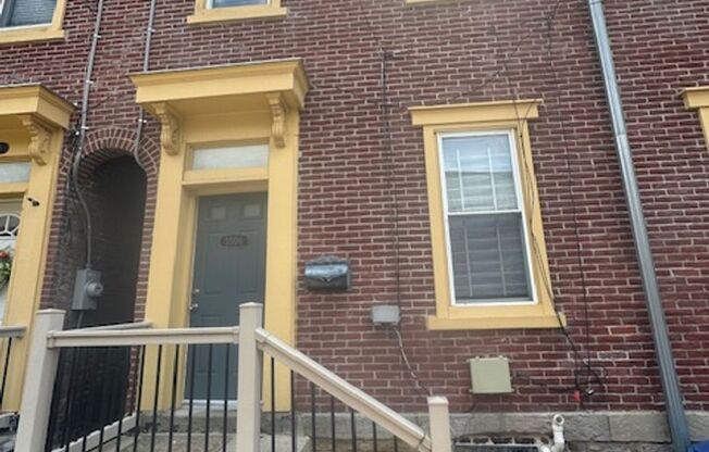Spacious 3BR Townhouse Near Lawrenceville, Strip District & More – Prime Location!