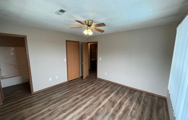 2 beds, 2 baths, $895