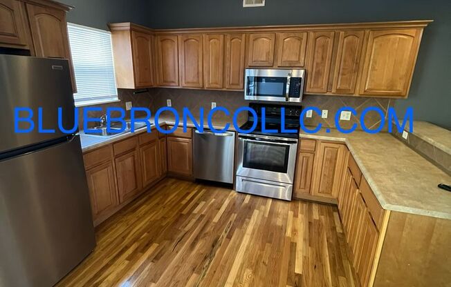 Spacious unit with Beautiful hardwood floors and nice touches throughout!