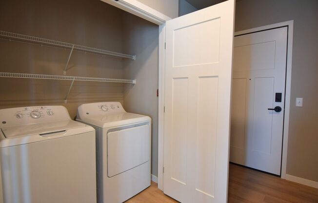 2 beds, 2 baths, 1,140 sqft, $2,575, Unit 5604-215