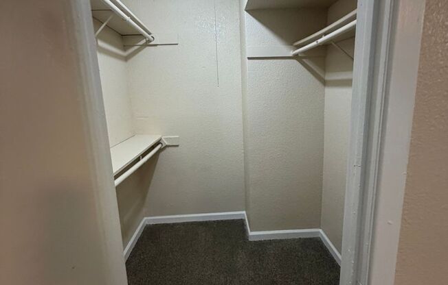 1 bed, 1 bath, 682 sqft, $905, Unit 717