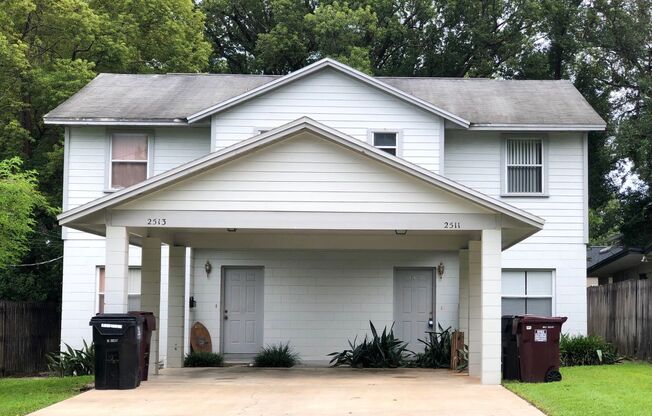 Cozy 2/2.5 Spacious Townhome with 2 Master Suites Located in College Park - Orlando!