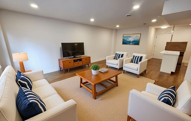 2 beds, 1.5 baths, 900 sqft, $2,895, Unit 204