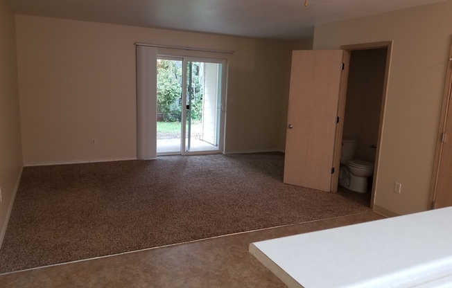 2 beds, 1.5 baths, $1,650