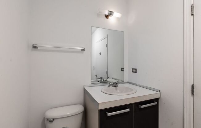 2 beds, 2 baths, $1,499, Unit 2G