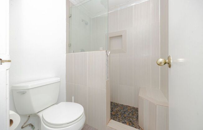 1 bed, 1 bath, $995, Unit Unit#825