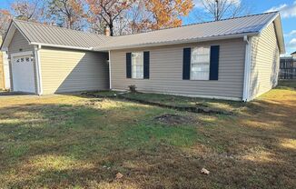 3 beds, 1.5 baths, $1,095