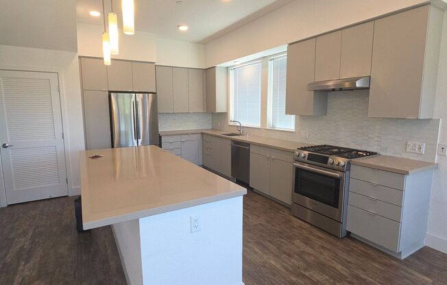 Luxury New Build with 2 En-Suites | Quartz Kitchen | Prime Fremont Location