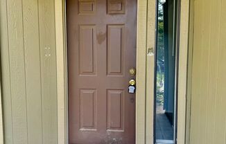 great condo in roseville available now