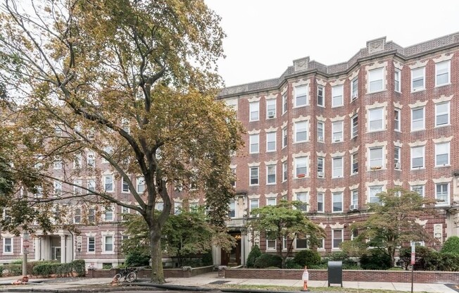 1 bed, 1 bath, 612 sqft, $2,850, Unit 18