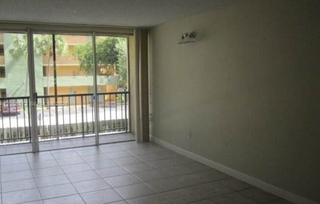 8810 Fontainebleau Blvd