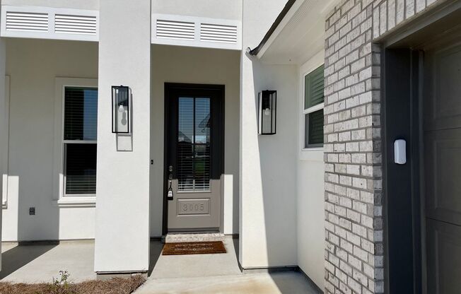 Stunning 3 bedroom, 2 bath home plus added office in Baton Rouge!