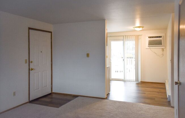 2 beds, 1 bath, 749 sqft, $1,175, Unit 231-10
