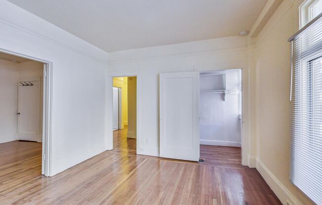 1112 LARKIN ST