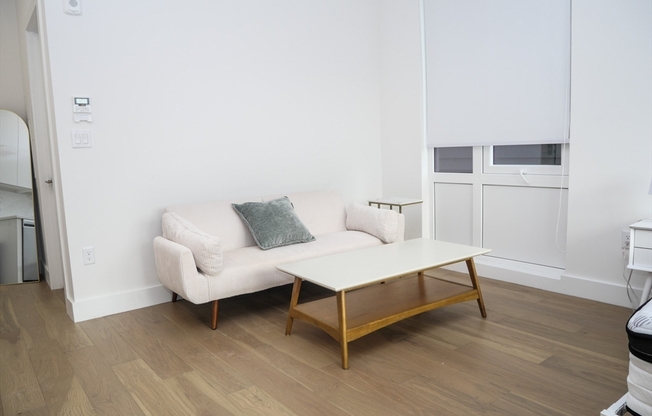 Studio, 1 bath, 450 sqft, $2,486, Unit 202