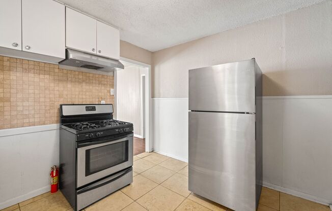 2 beds, 1 bath, $795