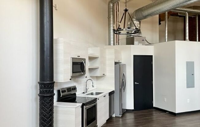 1 bed, 1 bath, 1,092 sqft, $1,650, Unit 108