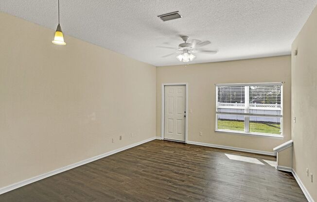 2 bedroom/ 2.5 bathroom in gated St Johns county!