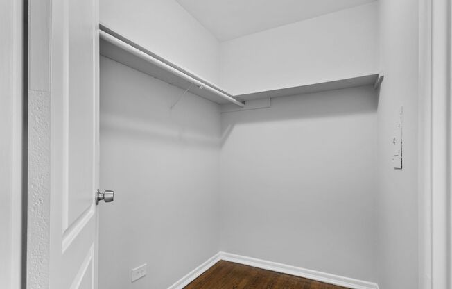 Studio, 1 bath, 360 sqft, $1,475, Unit 308