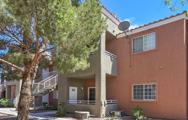 NE Near Nellis! Gated! Community Pool, Spa, Clubhouse & Park with playground!!