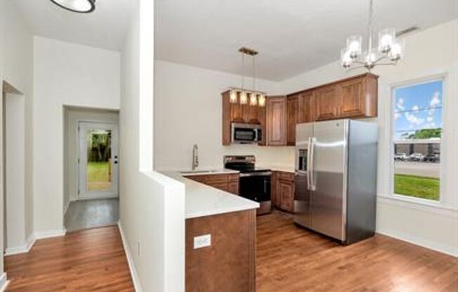 3 beds, 2 baths, $1,600, Unit # NORTHWEST