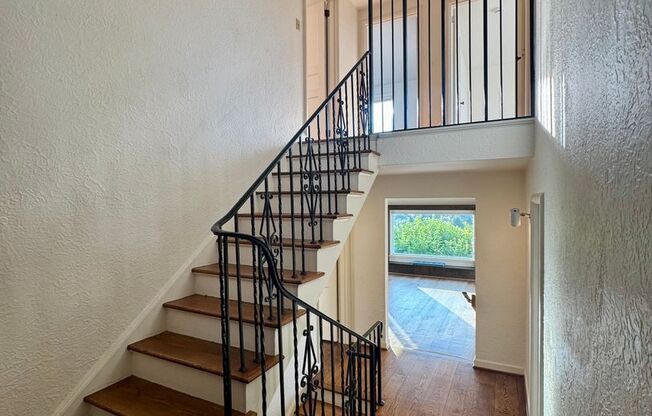 Hawthorne Hills Home
