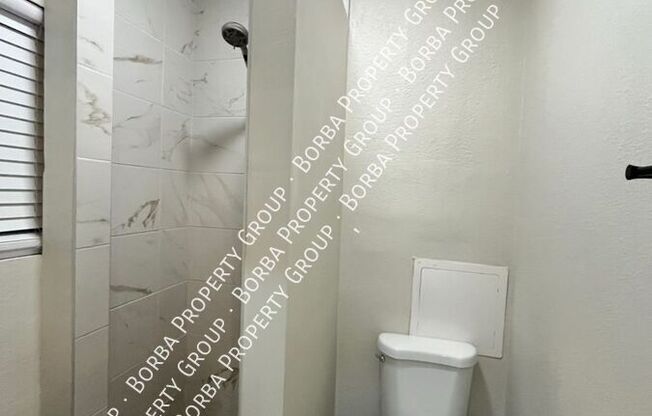 1005 ORANGE AVE