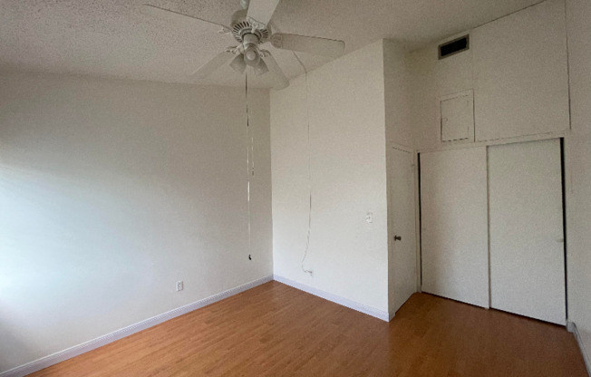 4316 LA MORA CT