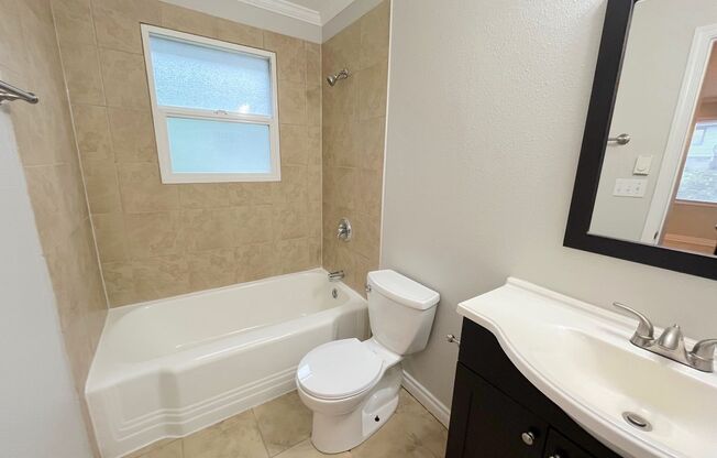 1 bed, 1 bath, 650 sqft, $1,350, Unit D