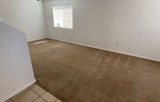 Great 5 Bedroom/2.5 Bathroom off Porter Dr.