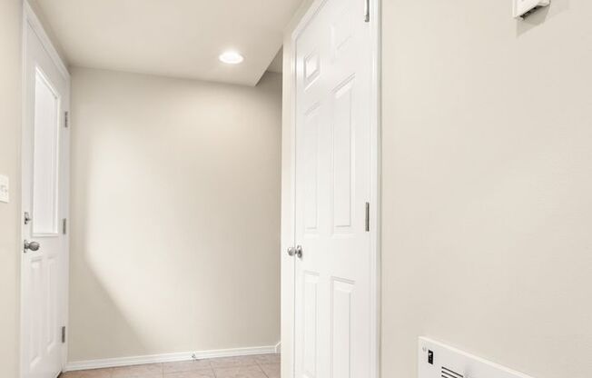 2bd/1.5ba Seattle Townhouse